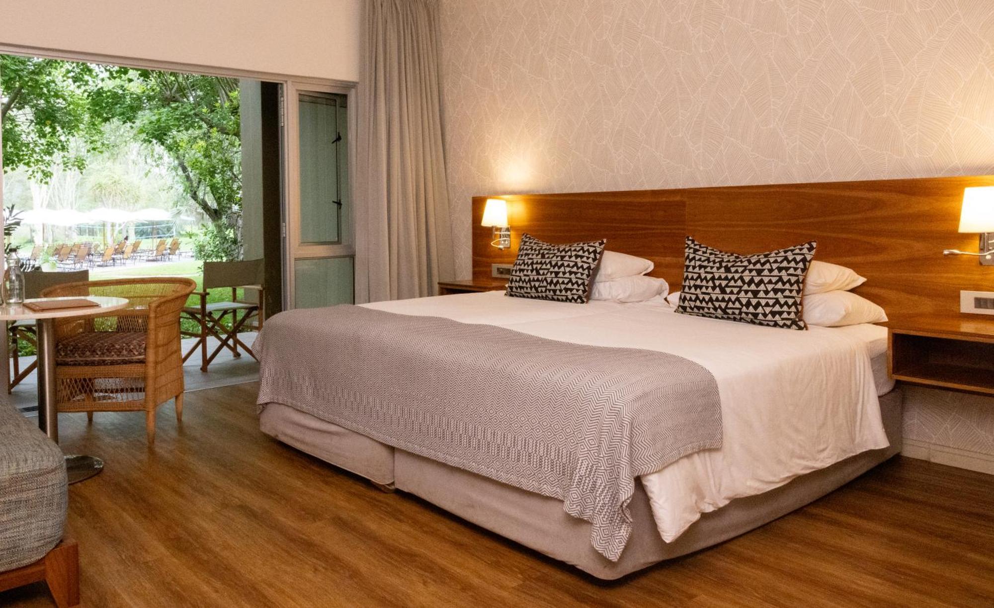 Mkuze Ghost Mountain Inn מראה חיצוני תמונה